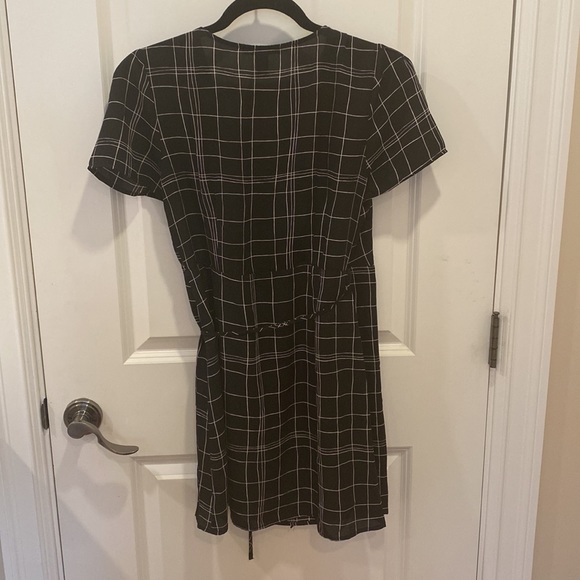 Classic black wrap dress with grid print - Picture 2 of 2